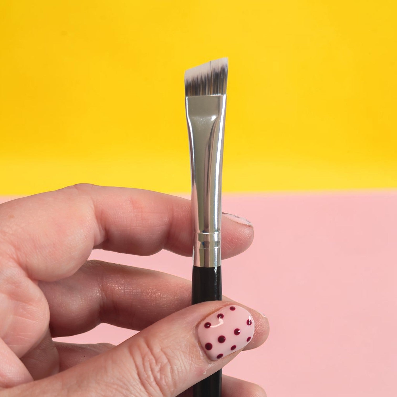 No. 219 - Precision Angled Detail Brush