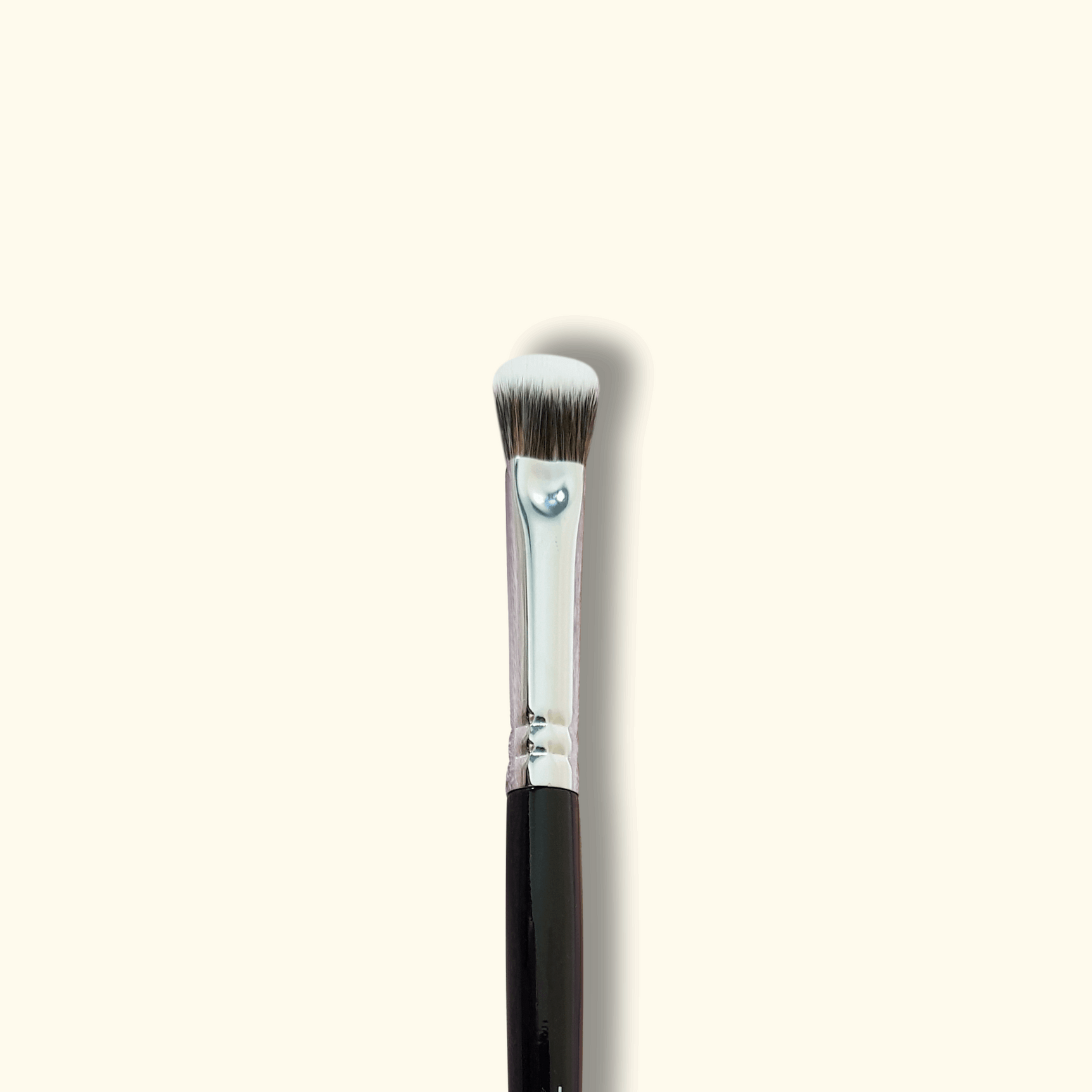 No. 203 - Sculpted Eyeshadow Brush
