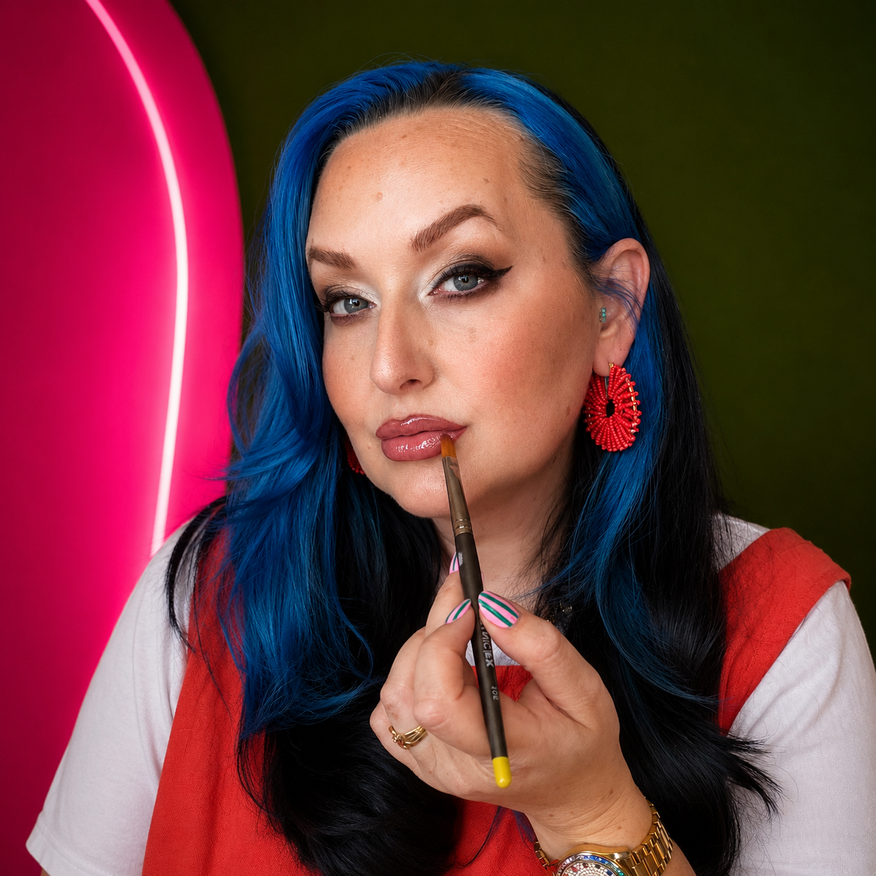 No. 105 - Long Lippy Brush
