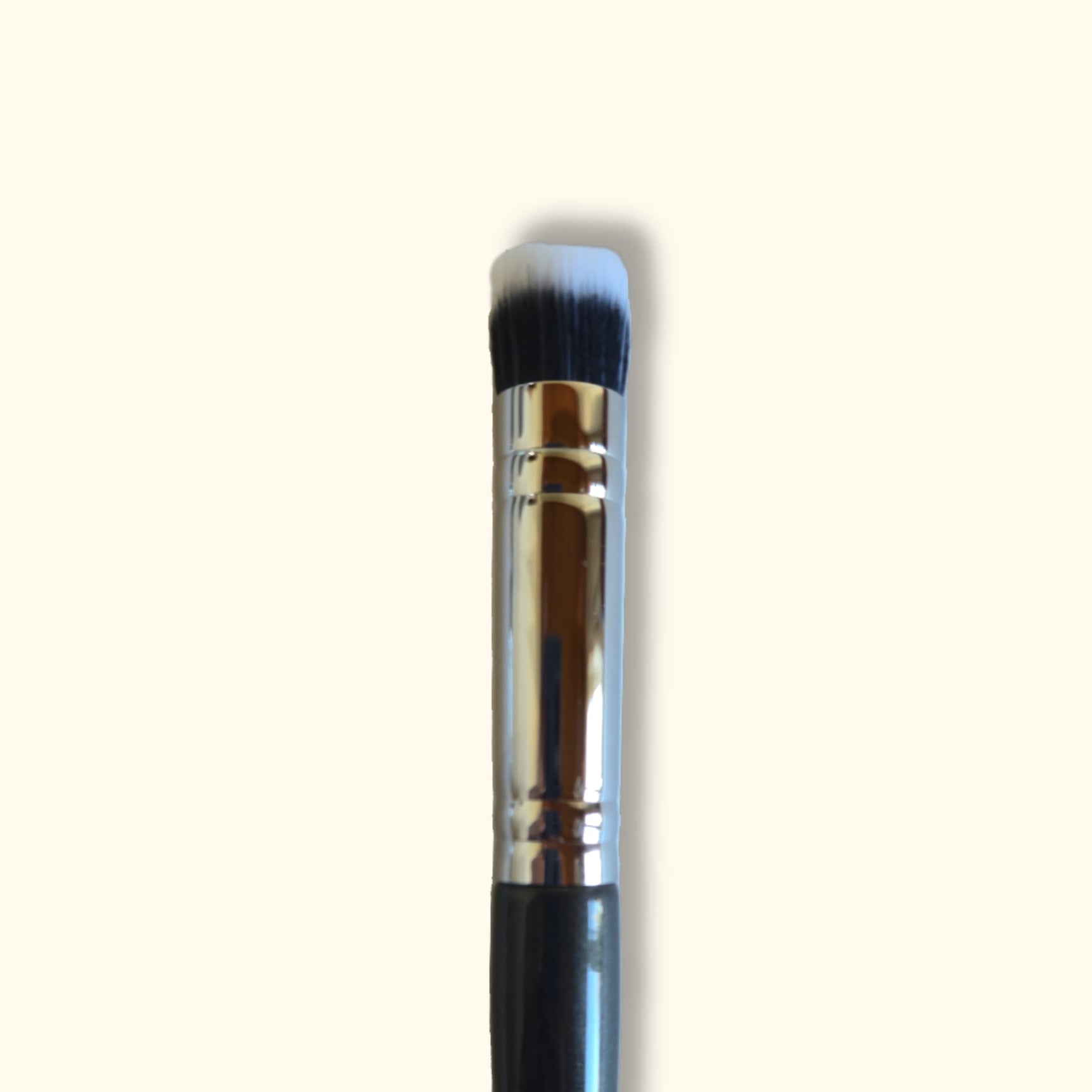 No. 113 - Small Short-Haired Duo-Fibre Stipple Brush
