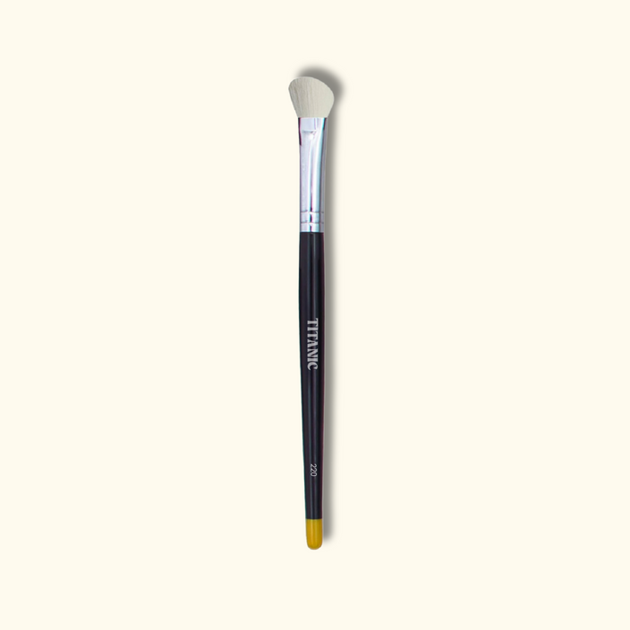 No.220 - Angled Smokey Blender Brush
