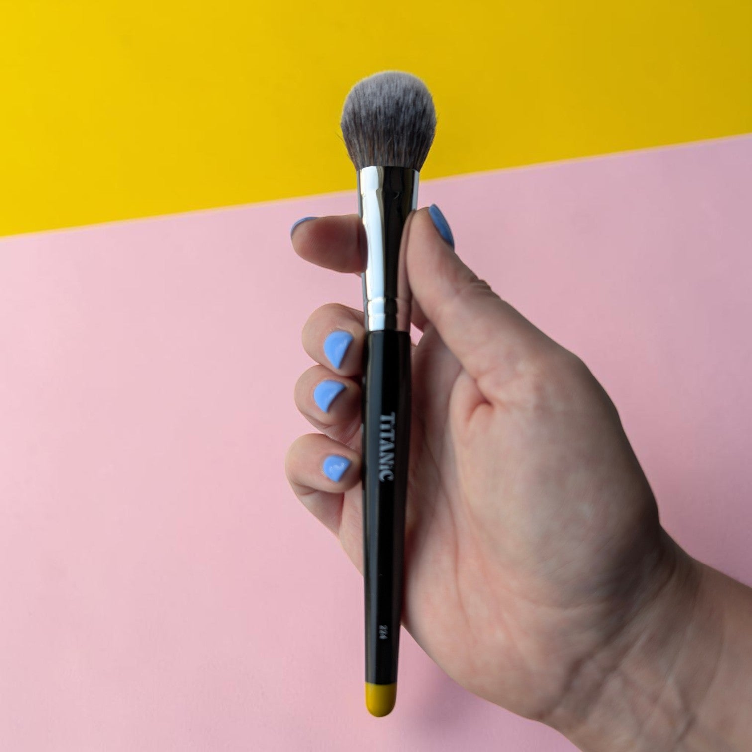 No. 224 - Soft Focus Face Blender Brush
