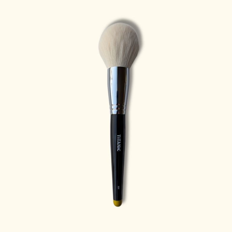 No. 225 - XL Powder Perfector Brush